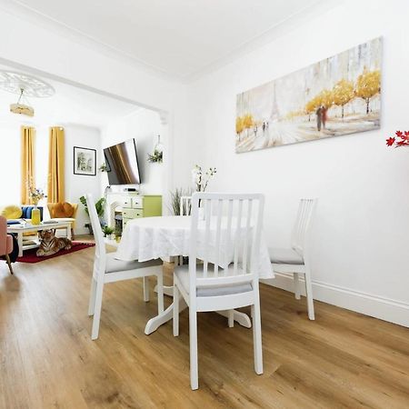 Your Chic 3Br Home Comfort And Style In London Exterior photo
