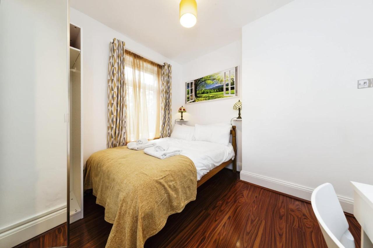 Your Chic 3Br Home Comfort And Style In London Exterior photo