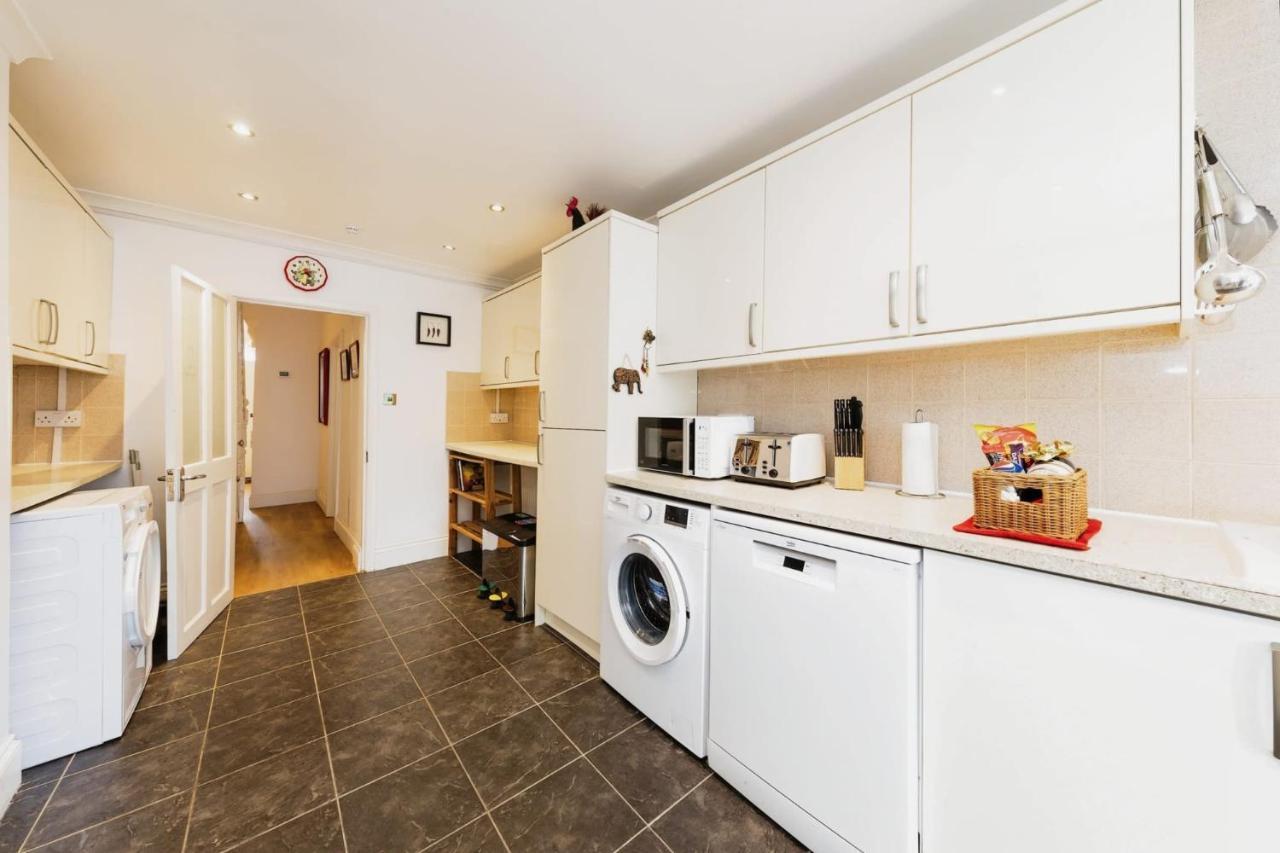 Your Chic 3Br Home Comfort And Style In London Exterior photo