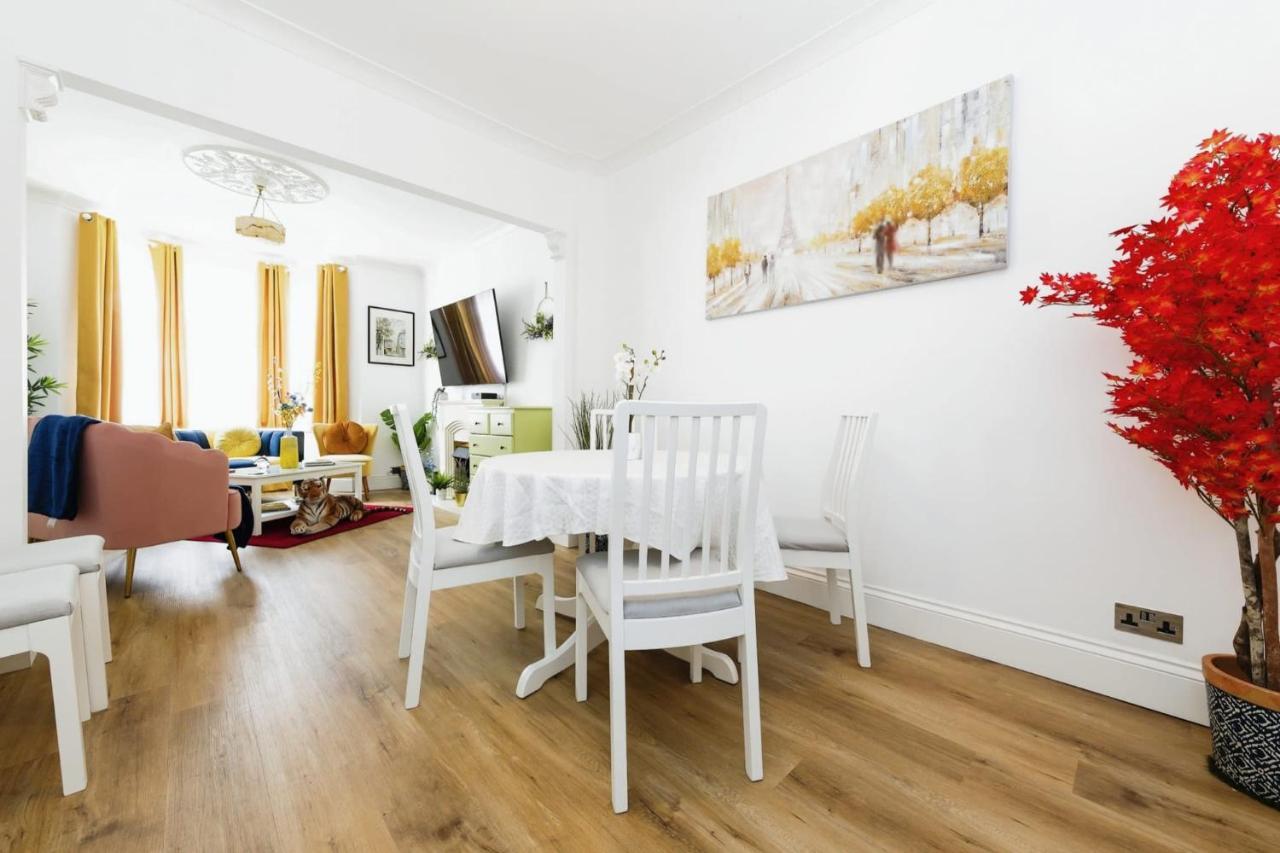 Your Chic 3Br Home Comfort And Style In London Exterior photo