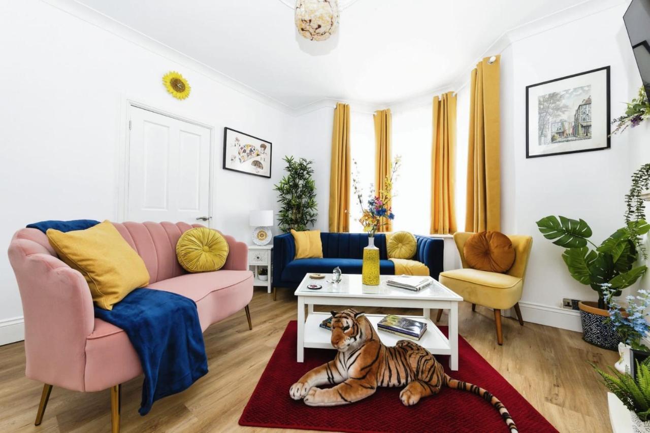 Your Chic 3Br Home Comfort And Style In London Exterior photo
