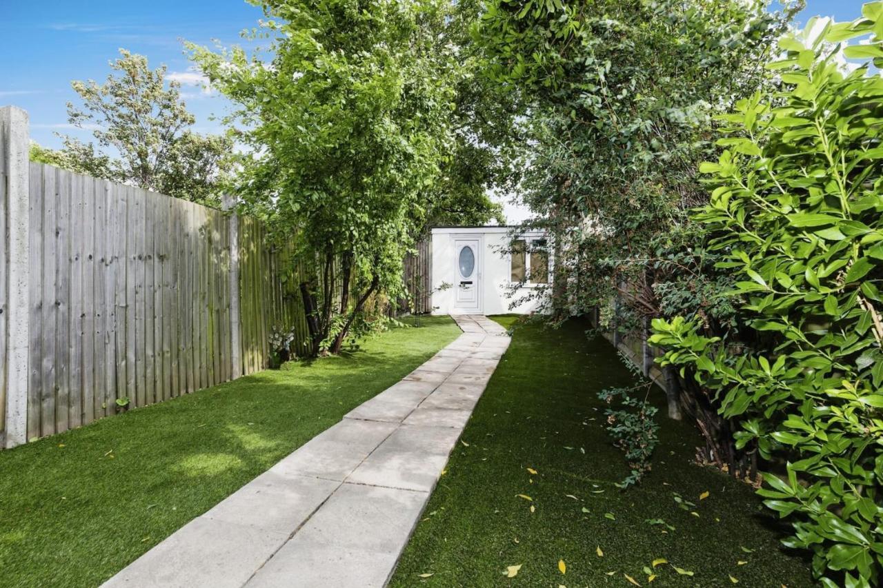 Your Chic 3Br Home Comfort And Style In London Exterior photo